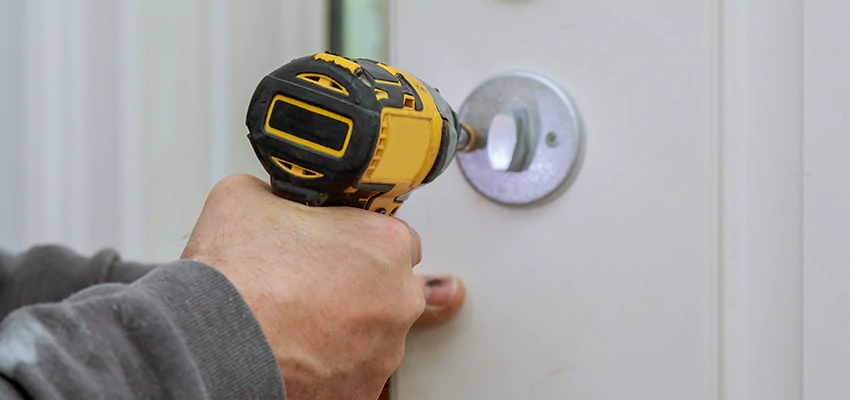 Street Locksmith For Smart Lock Repair in Mira Monte, CA